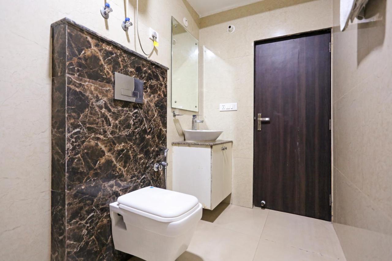 Aero Home Stay- Bed & Breakfast New Delhi Bagian luar foto